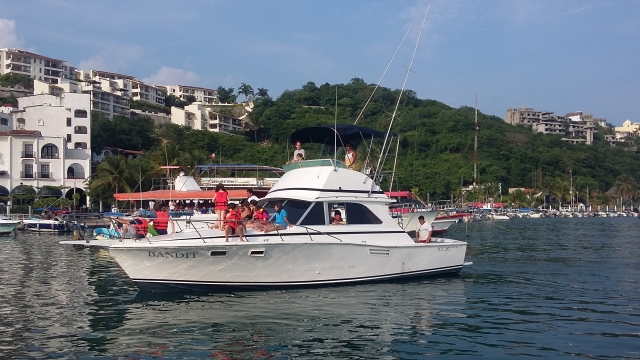 tomando el sol en huatulco